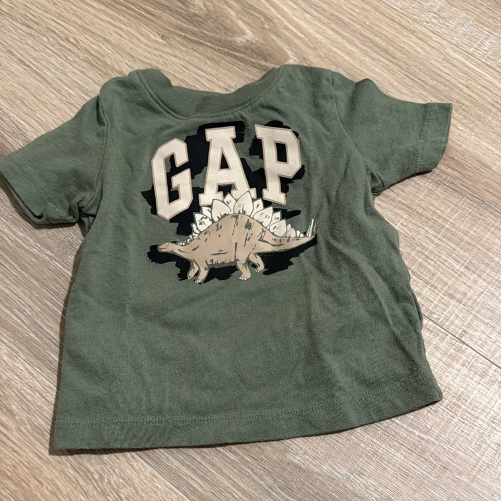 Gap shirt 3-6 months